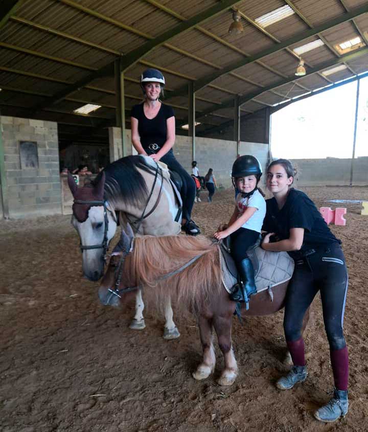 Haras-du-Nizon-centre-equestre-poney-club-equitation-manege-cours-particulier-gard-ecole-poney1